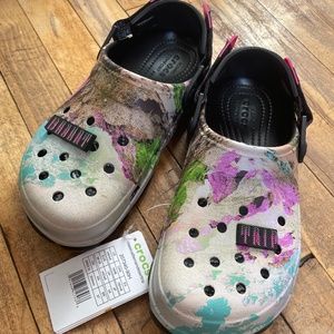 Crocs Desert Trip NWT